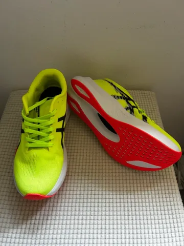 Used Asics Magic Speed 4 bike — image 2 of 4