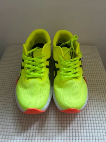 Używany Asics Magic Speed 4 Running Shoes
