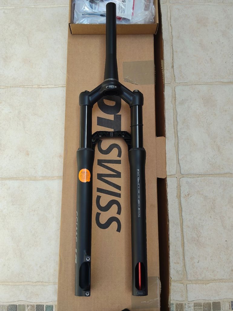 Käytetty Dt Swiss HORQUILLA F232 ONE 2025 bike — kuva 4 / 6