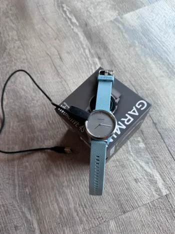 Used Garmin GPS Smartwatch bike — image 4 of 5