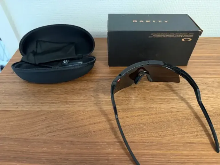 Used Oakley Hydra Prizm Black Glazen/Black Ink Montuur bike — image 4 of 4