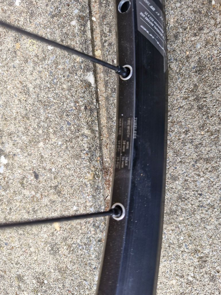 Used Dt Swiss X1900 Spline 25 Hub 2024 bike — image 6 of 7