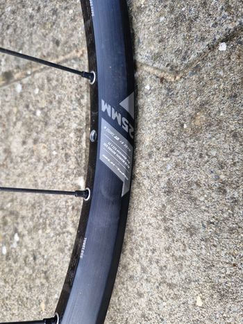 Used Dt Swiss X1900 Spline 25 Hub 2024 bike — image 5 of 7