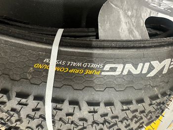 Used Continental Race King 2.0” Tire - Two Available 2025 bike
