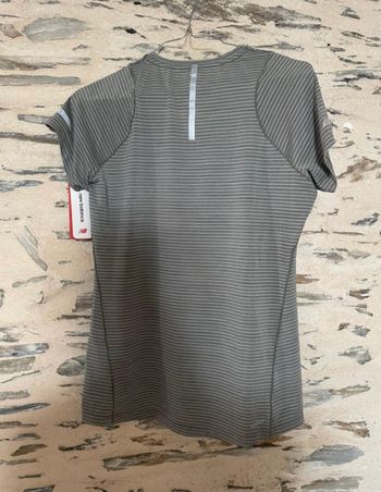 Used New Balance t-shirt bike — image 2 of 4