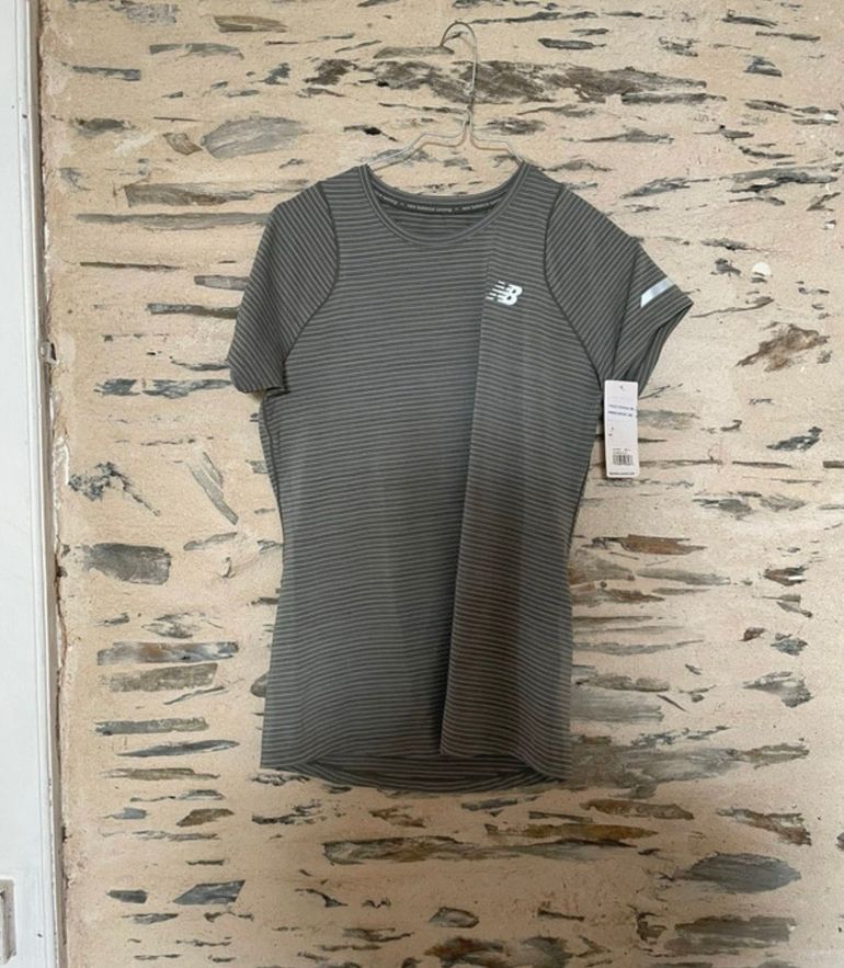 Used New Balance t-shirt bike — image 1 of 4