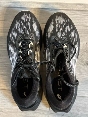 Used Asics Novablast 3 2024 bike