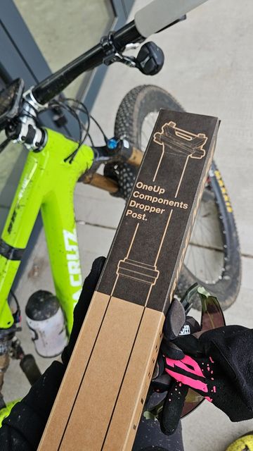 Used Oneup Dropper Post v3 2026 bike — image 2 of 2