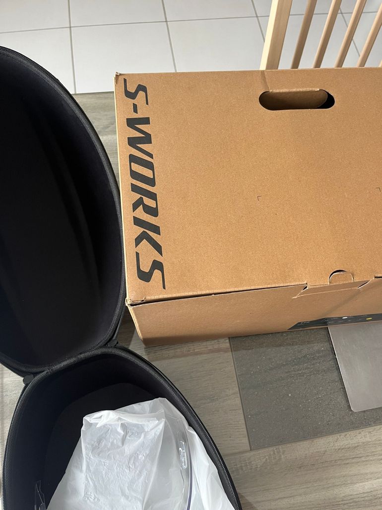 Used Specialized TT 5 Helmet 2024 bike — image 9 of 11
