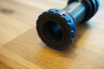 Used Hope BB Unit 68/73mm Blue bike — image 4 of 7