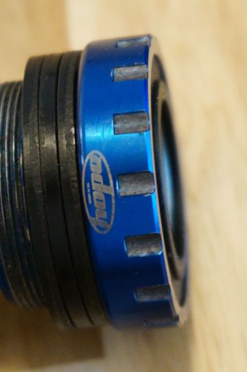 Used Hope BB Unit 68/73mm Blue bike — image 6 of 7