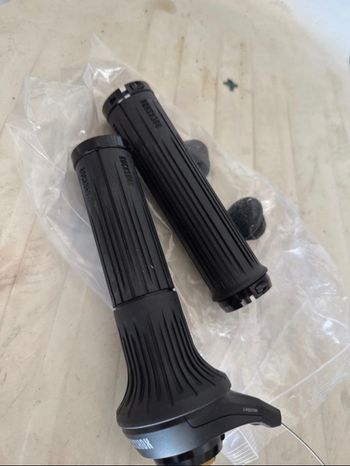 Brugt RockShox Twistloc Manopole 2026 bike