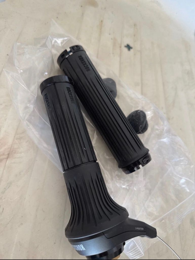 Used RockShox Twistloc Manopole 2026 bike — image 1 of 2