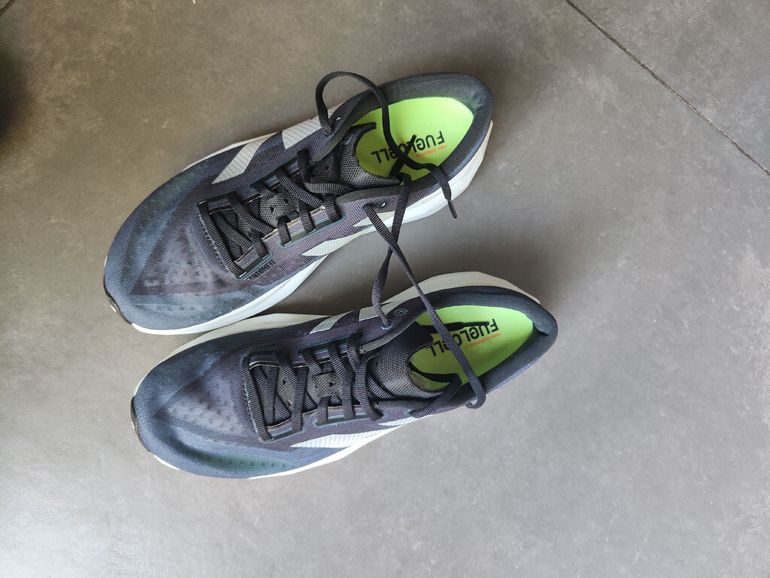 Used New Balance Rebel v4 2025 bike — image 4 of 4