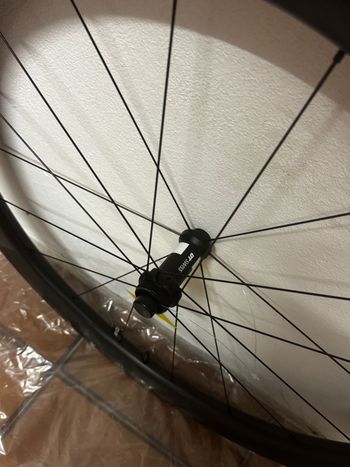 Used Roval Rapide CL II Wheelset 2025 bike — image 2 of 4