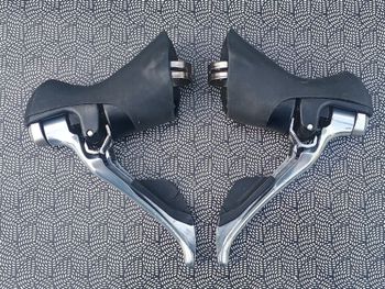 Used Shimano 105 ST-5800 2x11v Silver bike — image 2 of 8