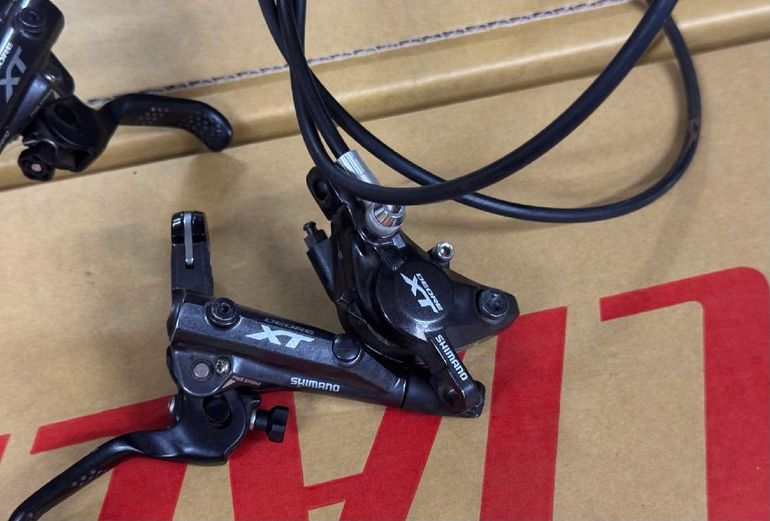 Used Shimano XT 2 Pistons bike — image 2 of 2
