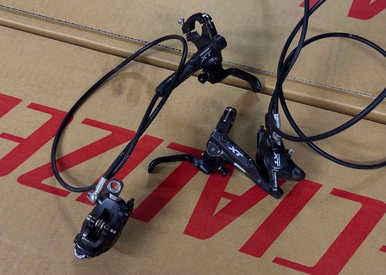 Used Shimano XT 2 Pistons bike — image 1 of 2