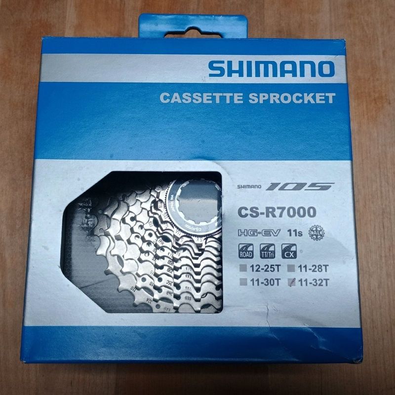 Tweedehands Shimano CS-R7000 Cassette Drivetrain & Pedals