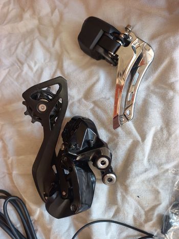 Brugt Shimano Di2 105 12v 2025 bike — billede 3 af 4