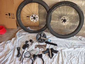 Použité Shimano Di2 105 12v 2025 bike
