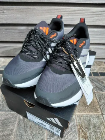 Käytetty Adidas Runfalcon 5 TR bike