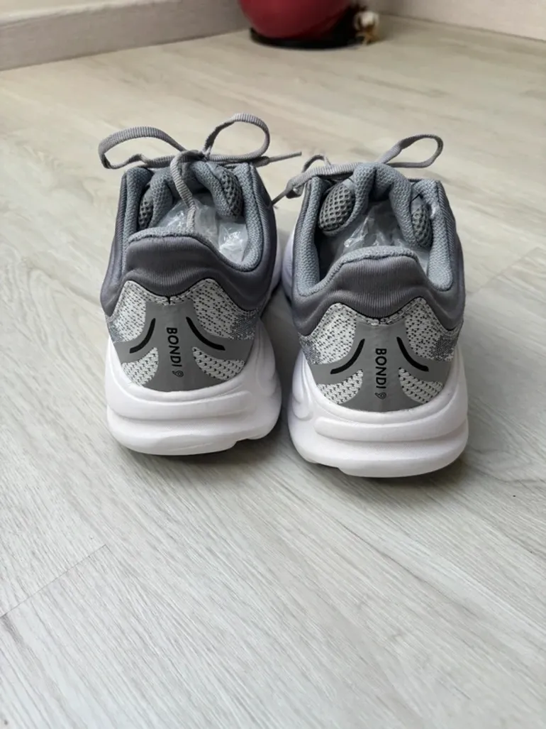 Used Hoka Running Shoes 43 bike — image 3 of 7