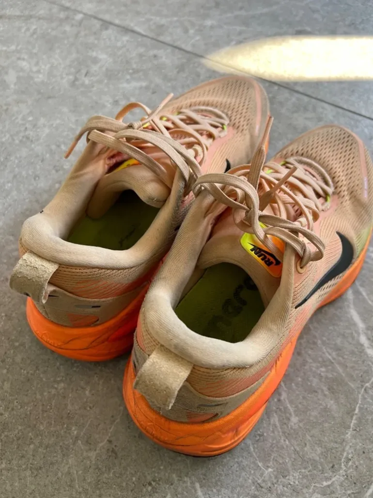Used Nike Vomero 18 bike — image 4 of 5