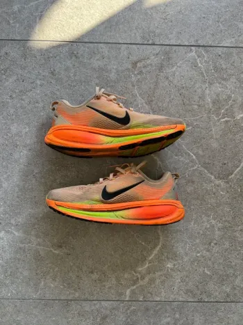 Used Nike Vomero 18 bike