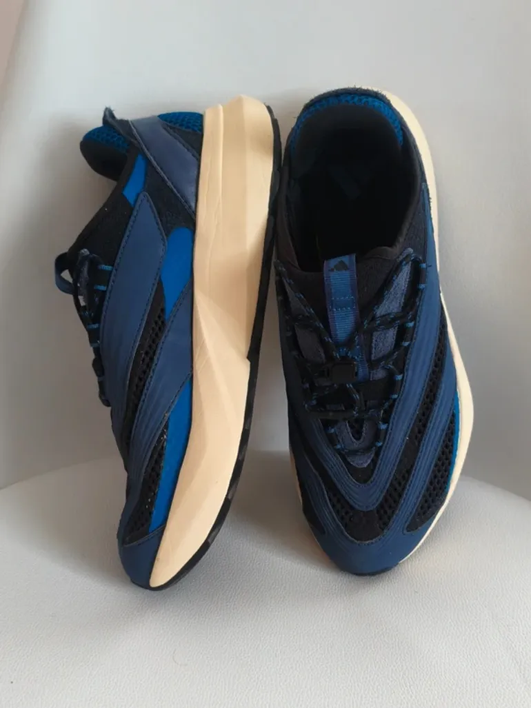 Käytetty Adidas Sneaker Dunkelblau/Schwarz Tracker-Style bike — kuva 3 / 5