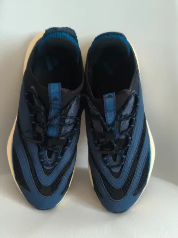Käytetty Adidas Sneaker Dunkelblau/Schwarz Tracker-Style bike — kuva 2 / 5