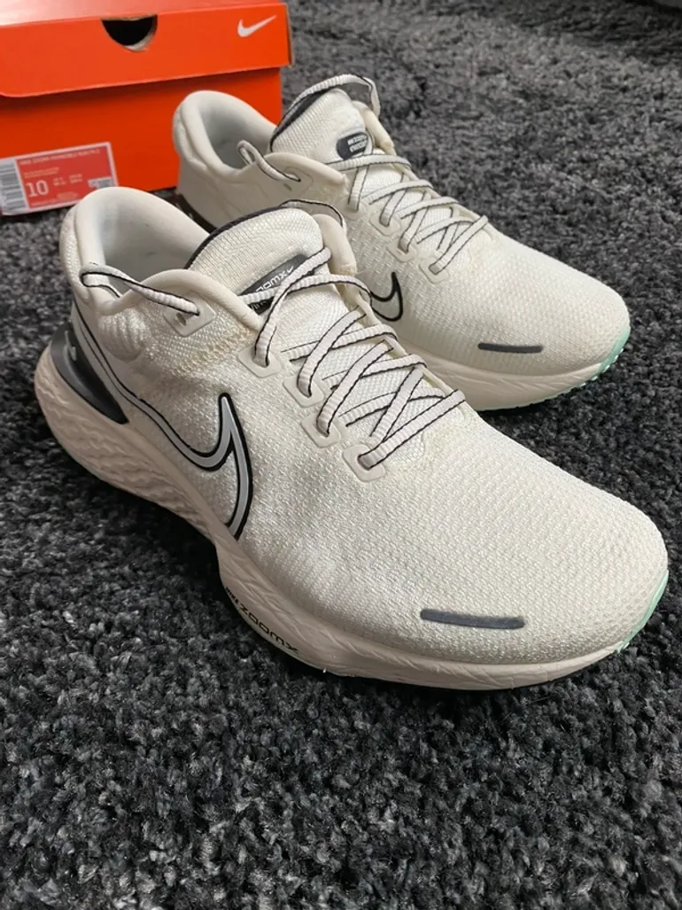 Used Nike ZoomX Invincible Run Flyknit 2 bike — image 3 of 5