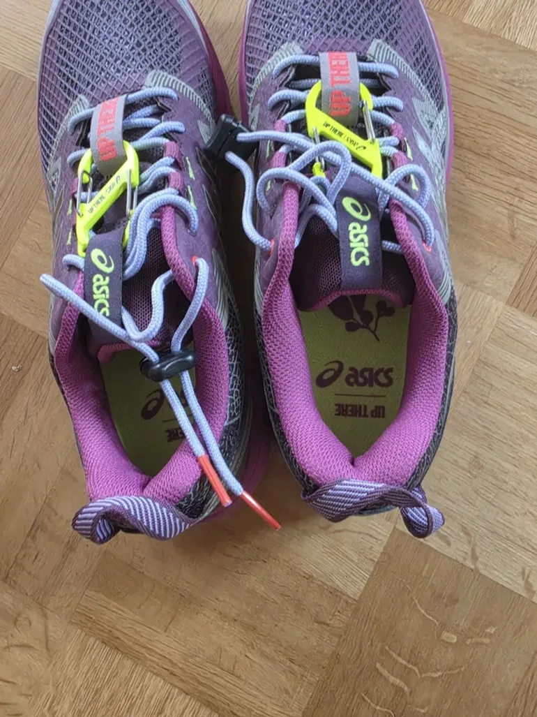 Used Asics Up There X Gel Terrain bike — image 6 of 7