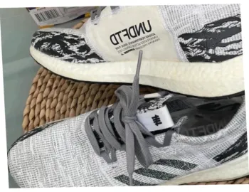 Käytetty Adidas Pure Boost x Undefeated bike — kuva 4 / 10