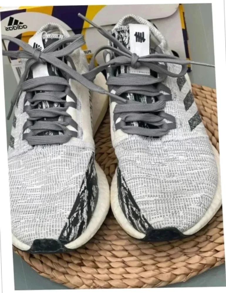 Käytetty Adidas Pure Boost x Undefeated bike — kuva 1 / 10