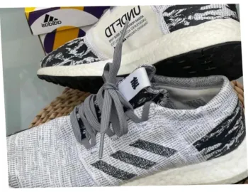 Käytetty Adidas Pure Boost x Undefeated bike — kuva 5 / 10