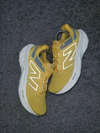 Used New Balance 1080 V13 bike