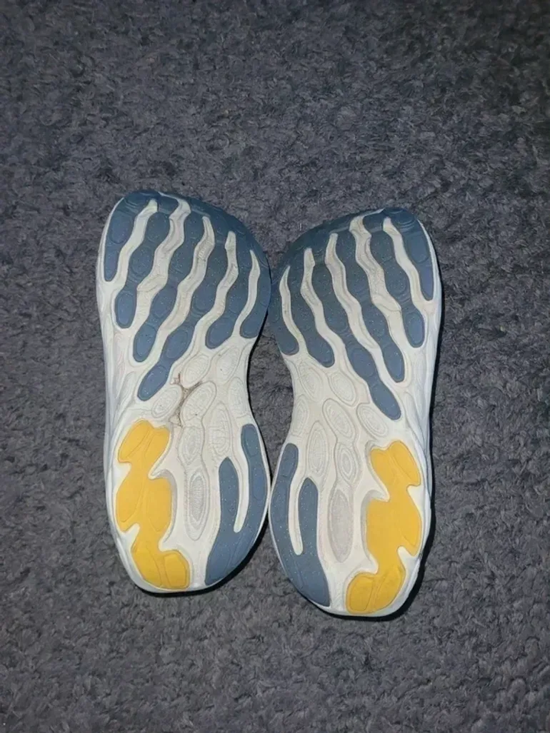 Used New Balance 1080 V13 bike — image 3 of 3