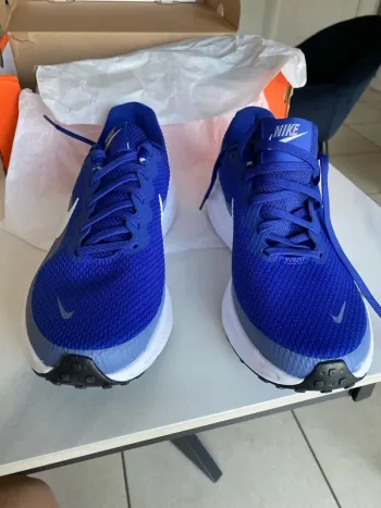 Used Nike Shoes Size 40 bike — image 4 of 9