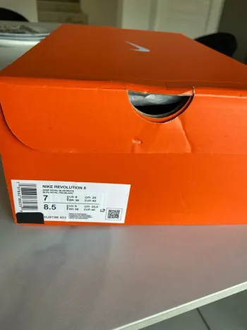 Used Nike Shoes Size 40 bike — image 9 of 9