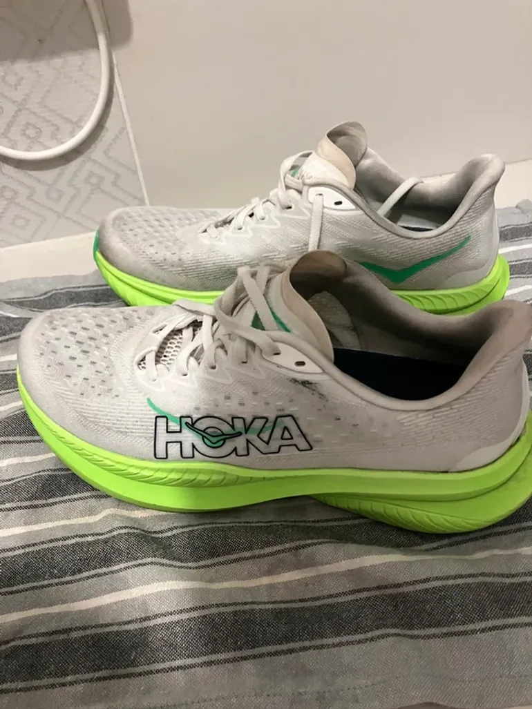 Used Hoka Running Shoes bike — image 4 of 5