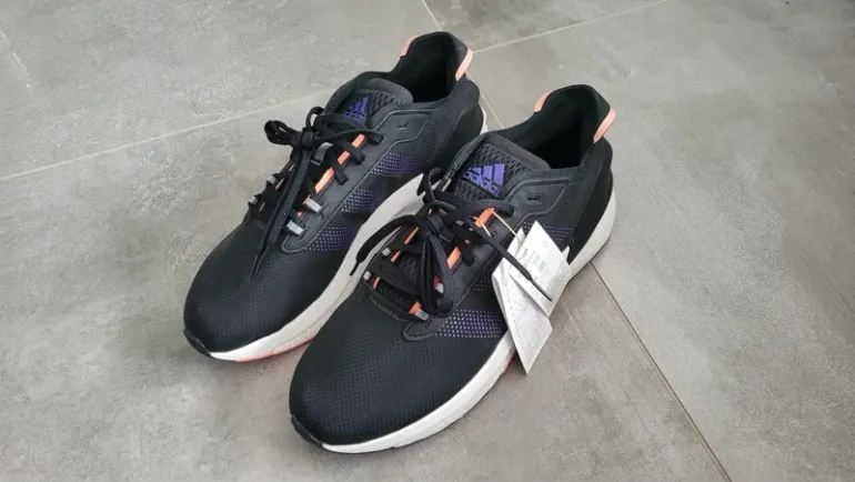 Used Adidas Running Shoes bike — image 1 of 8