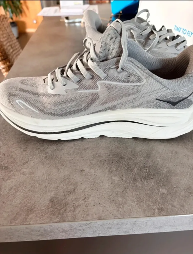Used Hoka Clifton 10 bike — image 2 of 4