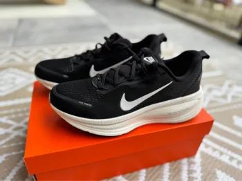 Used Nike Vomero 18 bike