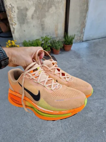 Used Nike Vomero 18 bike