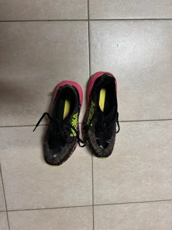 Käytetty Hoka Speedgoat 6 bike