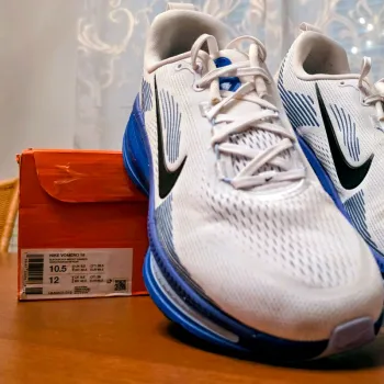 Used Nike Vomero 18 bike — image 7 of 8