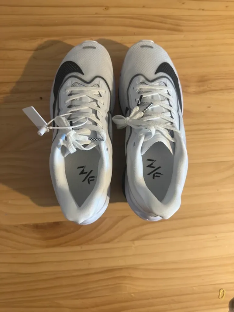 Used Nike Zoom Fly 6 bike — image 2 of 3