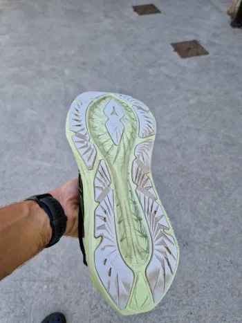 Used Asics Novablast 5 bike — image 5 of 7