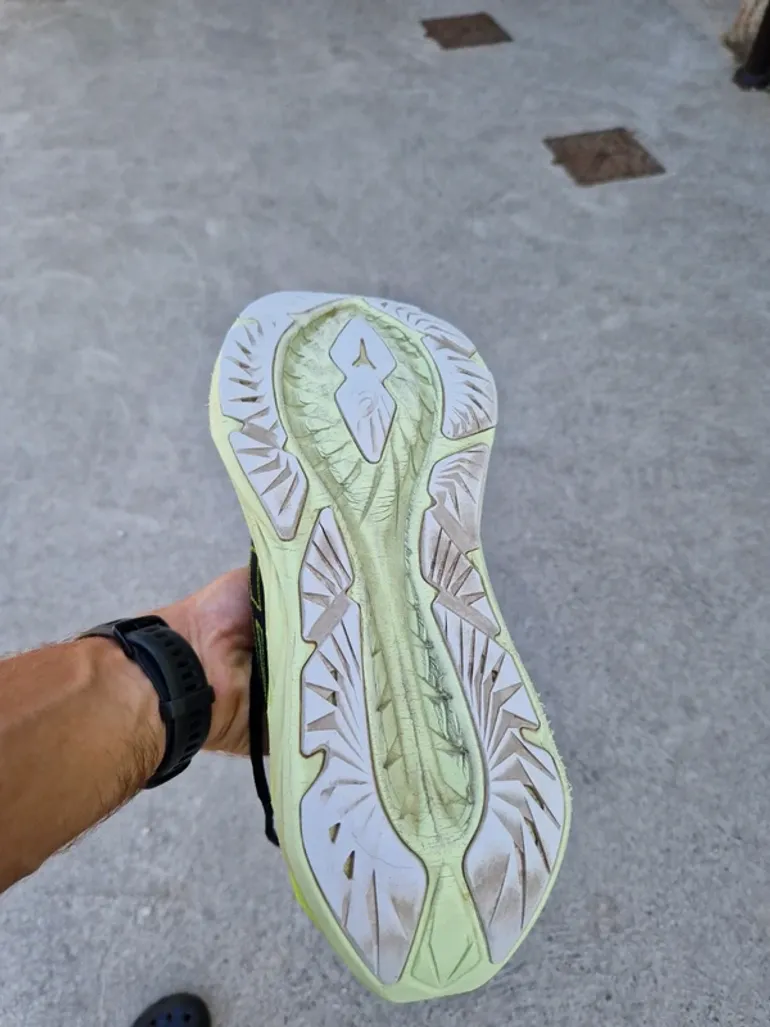 Used Asics Novablast 5 bike — image 5 of 7